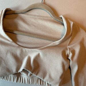 ALO Yoga Beige Ribbed Long Sleeve Crop Top